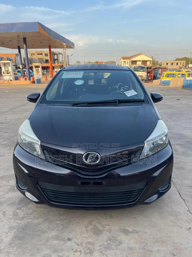 Toyota Vitz 2013 Purple
