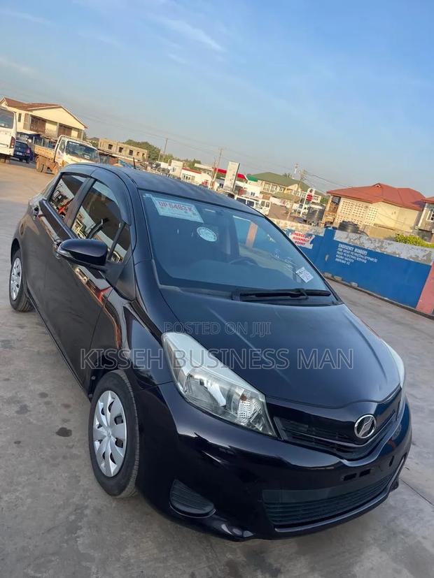 Toyota Vitz 2013 Purple