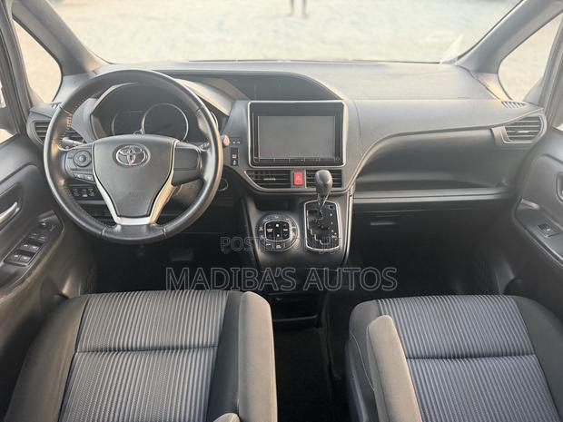 Toyota Voxy 2014 Black