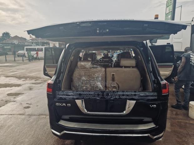 Toyota Land Cruiser 4.6 V8 AX 2012 Black