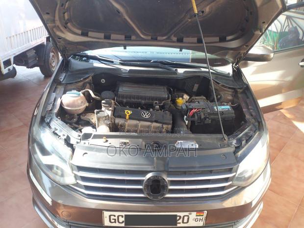 Volkswagen Polo 2017 Brown