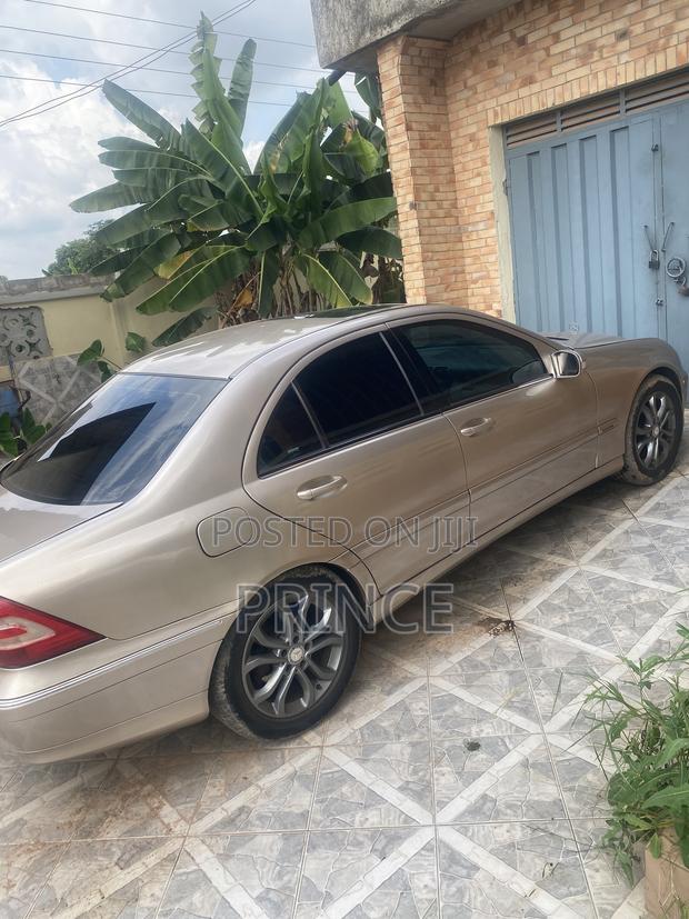 Mercedes-Benz C240 2.6 4MATIC AWD 2006 Gold