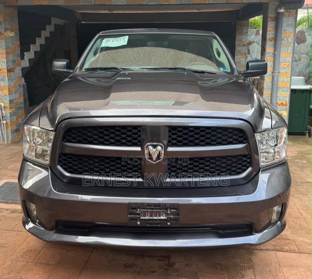 Dodge RAM 2017 Silver