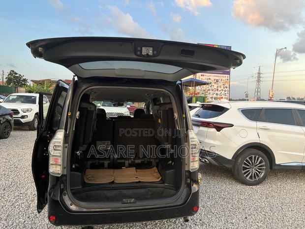Toyota Voxy 2013 Black