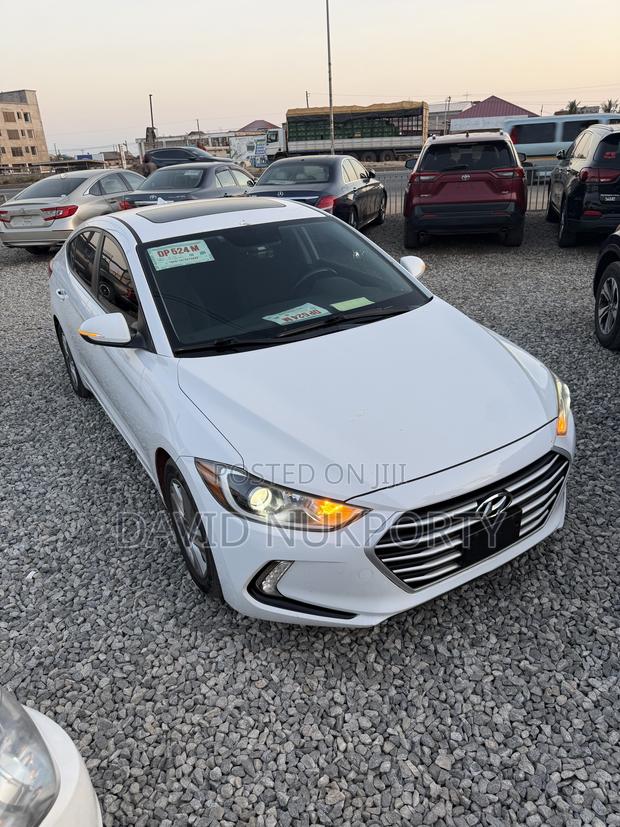 Hyundai Elantra 2018 White