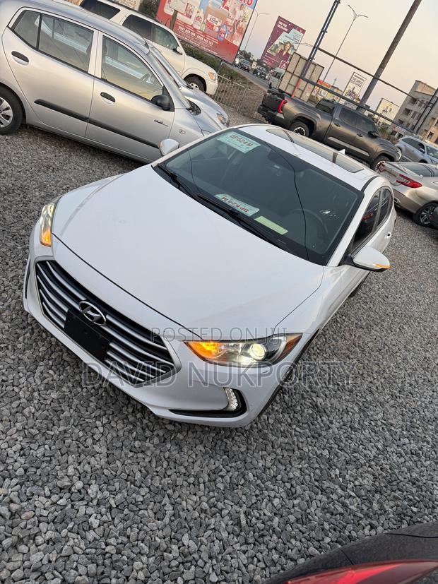 Hyundai Elantra 2018 White