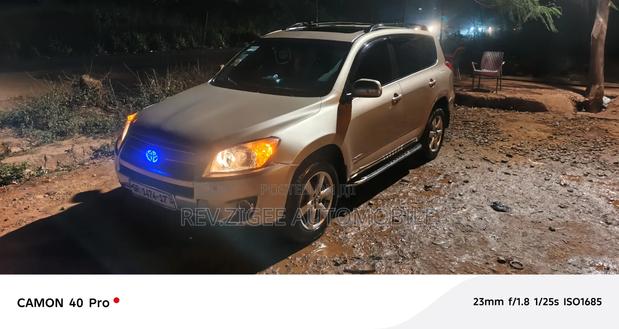 Toyota RAV4 200 4X4 Automatic 2008 Beige