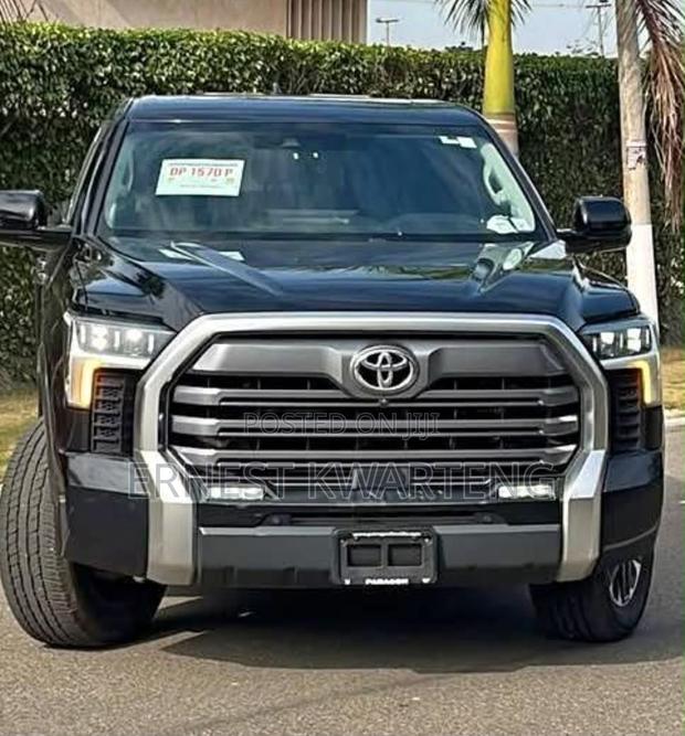 Toyota Tundra 2022 Black