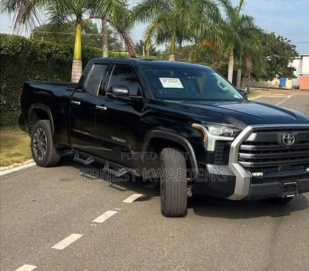 Toyota Tundra 2022 Black