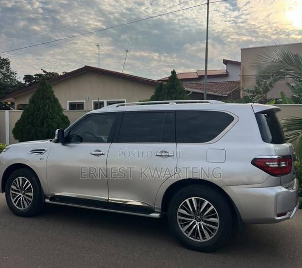 Nissan Patrol 2017 Gray