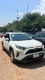 Toyota RAV4 XLE 2021 White for sale