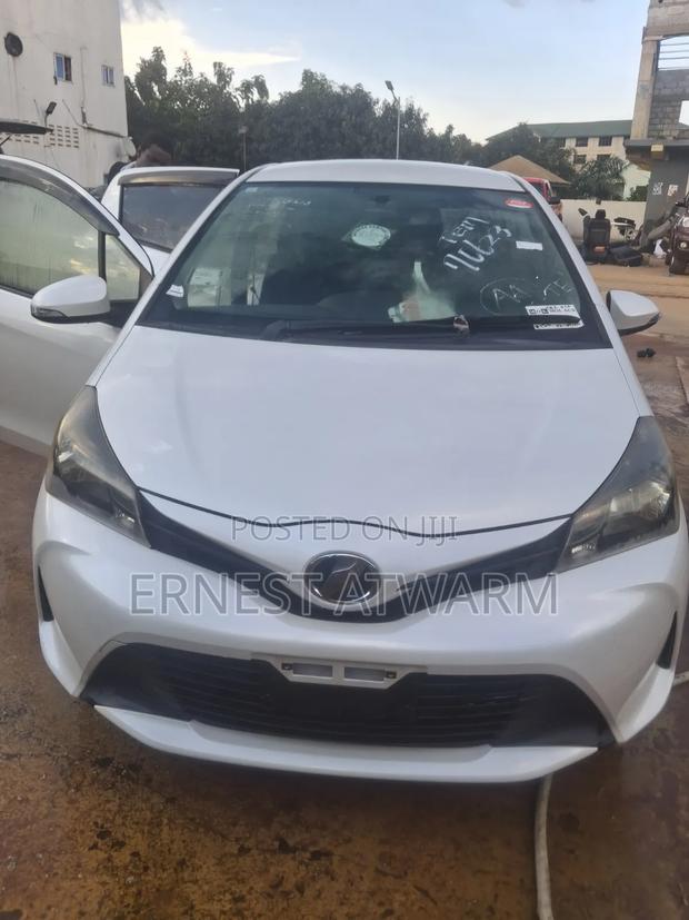 Toyota Vitz 2015 White