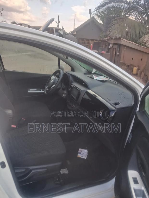 Toyota Vitz 2015 White