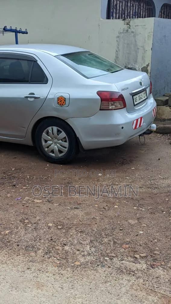 Toyota Belta 2009 Gray