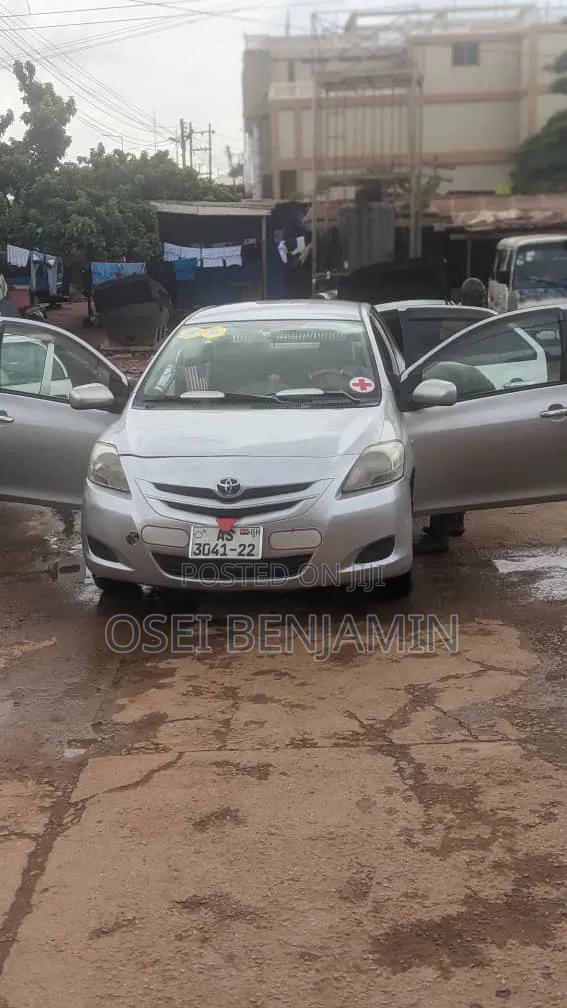 Toyota Belta 2009 Gray