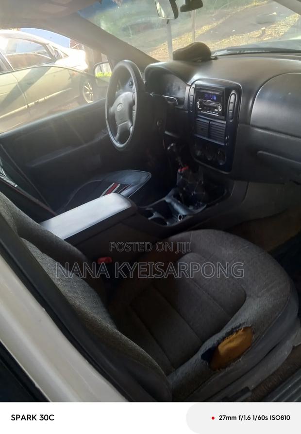 Ford Explorer 2003 White