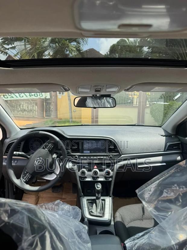 Hyundai Elantra SE 2020 Black
