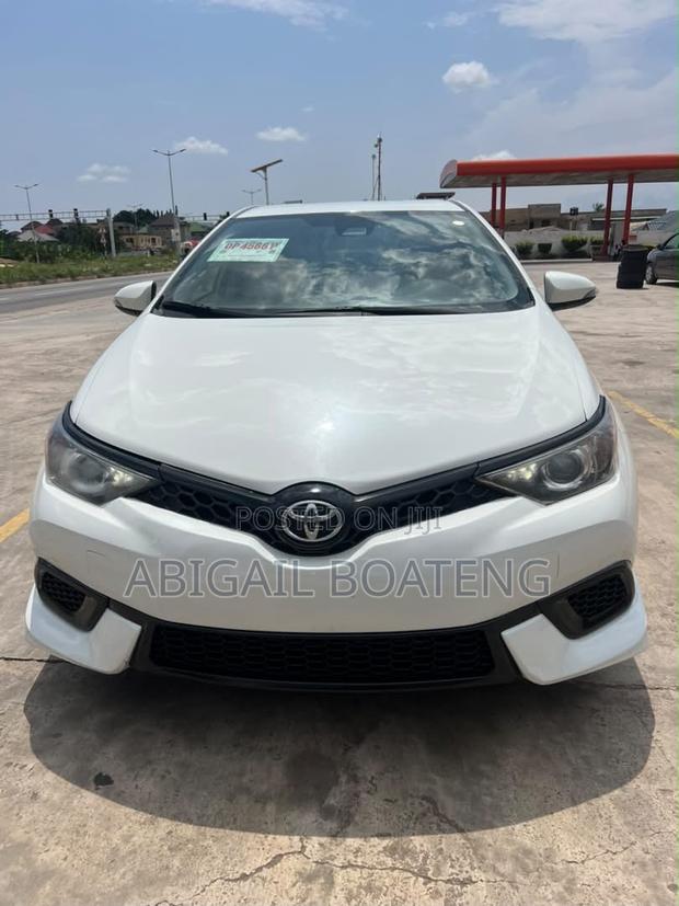 Toyota Corolla 2017 White