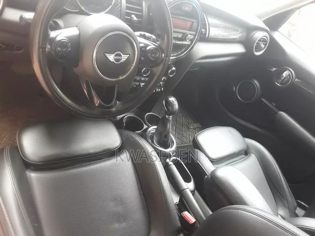 Mini Cooper 2011 Yellow