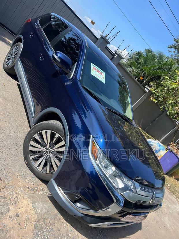 Mitsubishi Outlander 2018 Blue