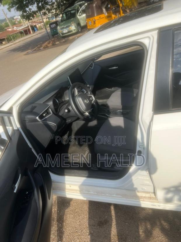 Toyota Corolla LE 2020 White