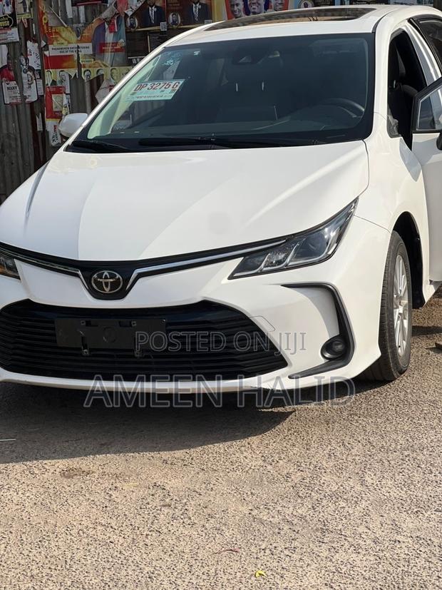 Toyota Corolla LE 2020 White