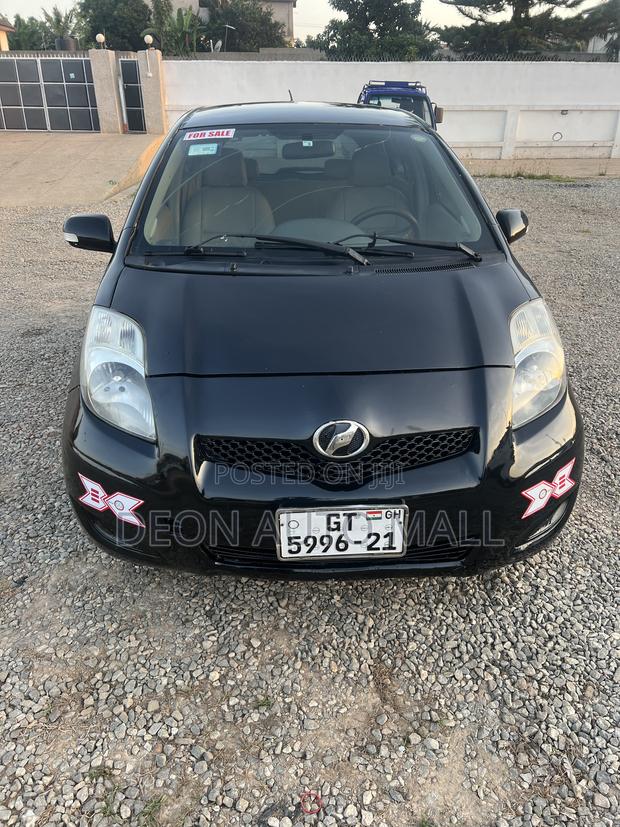 Toyota Vitz 1.0 FWD 5dr 2010 Black