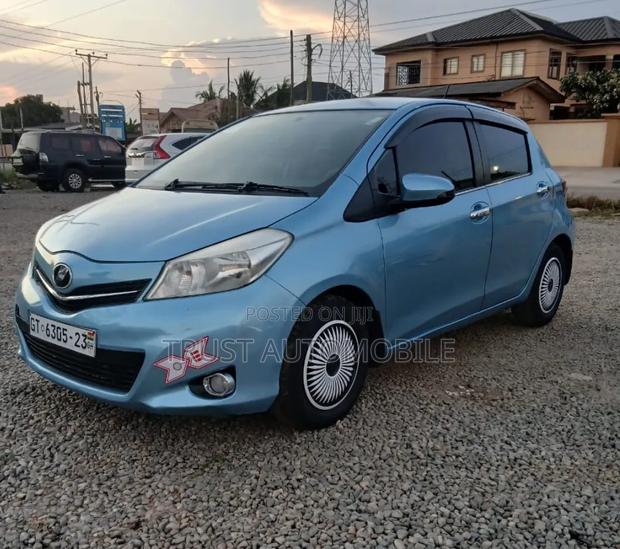 Toyota Vitz 2013 Blue