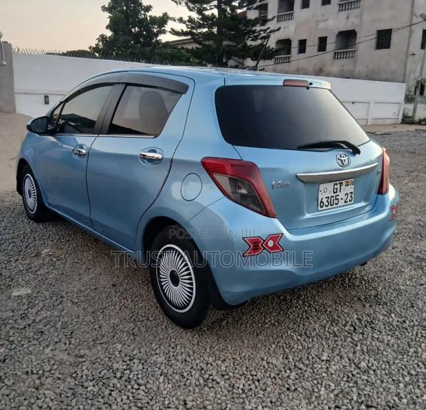 Toyota Vitz 2013 Blue