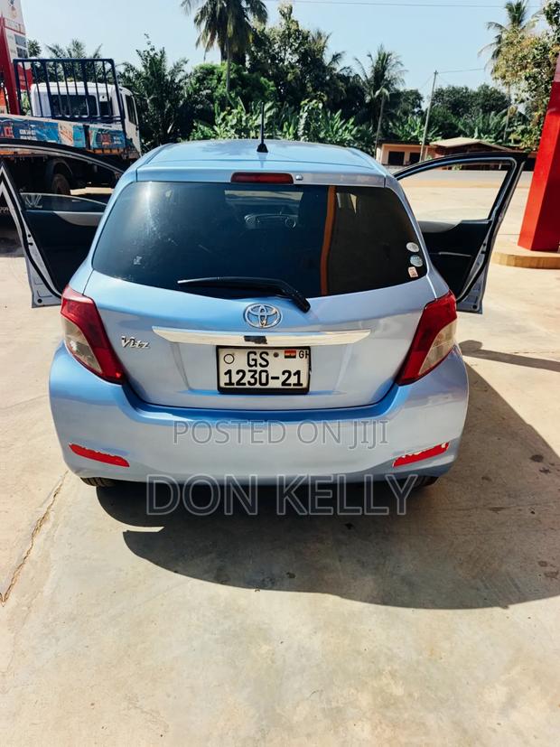 Toyota Vitz 1.3 AWD 5dr 2012 Blue