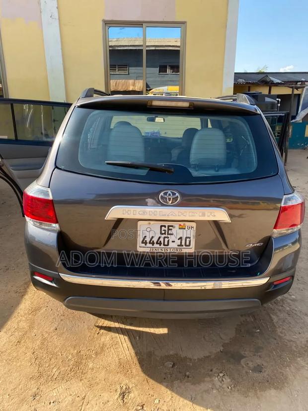 Toyota Highlander V6 2009 Gray