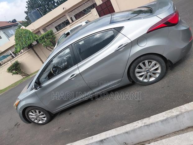 Hyundai Elantra SE 4dr Sedan (1.8L 4cyl 6A) 2014