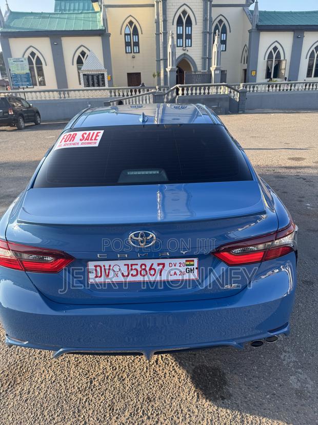 Toyota Camry SE 2023 Blue