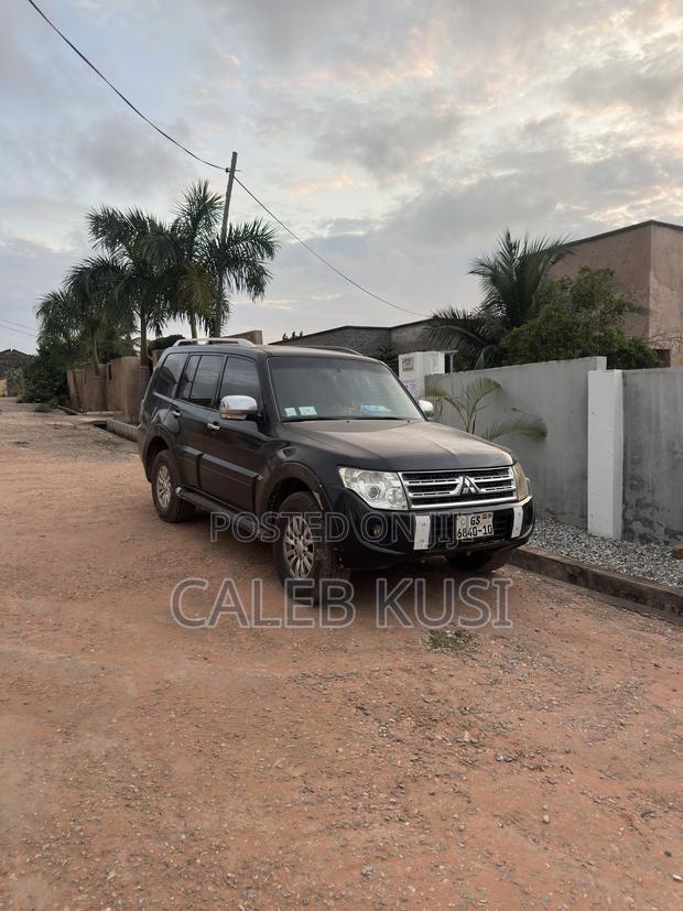 Mitsubishi Pajero 3.2 Di-Dc GLS 2010 Black