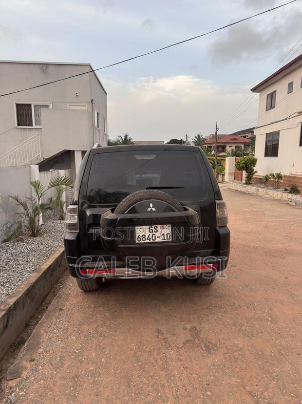 Mitsubishi Pajero 3.2 Di-Dc GLS 2010 Black
