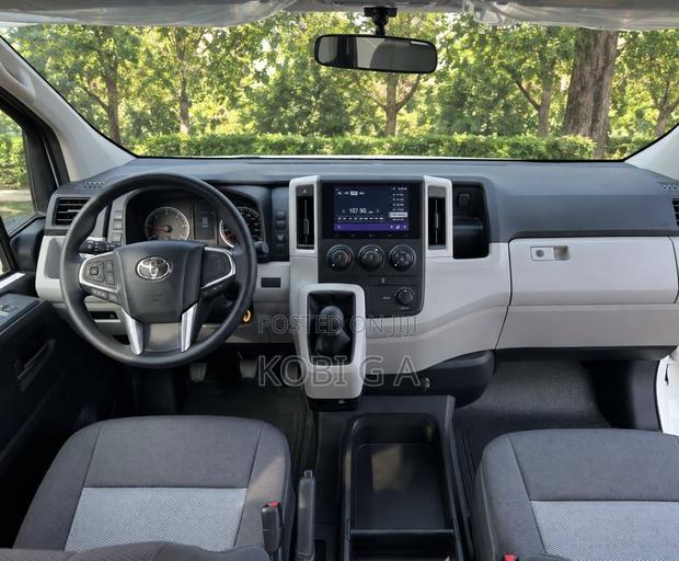 New Toyota Hilux 2026 White