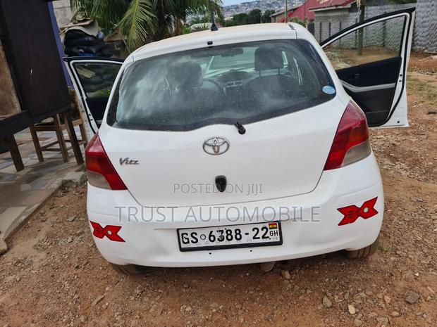 Toyota Vitz 2010 White