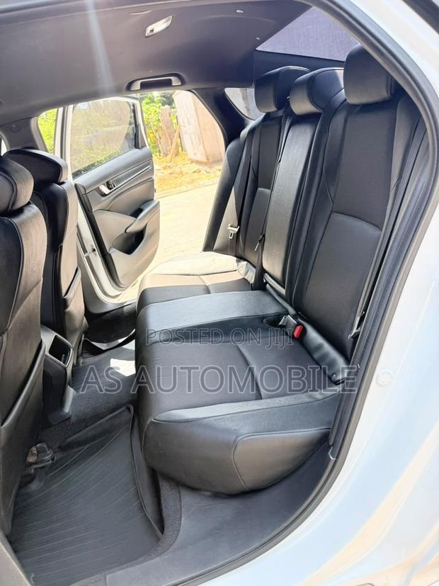 Honda Accord EX-L (2.0L 4cyl Turbo 10A) 2019 White