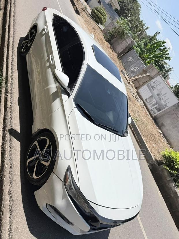 Honda Accord EX-L (2.0L 4cyl Turbo 10A) 2019 White