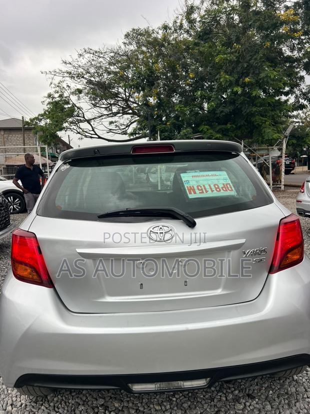 Toyota Yaris SE Hatchback 5dr 2015 Silver