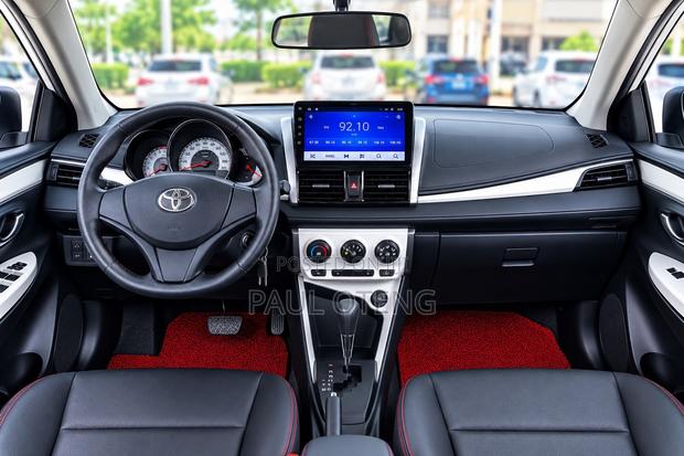 Toyota Yaris LE Hatchback 5dr 2015 White