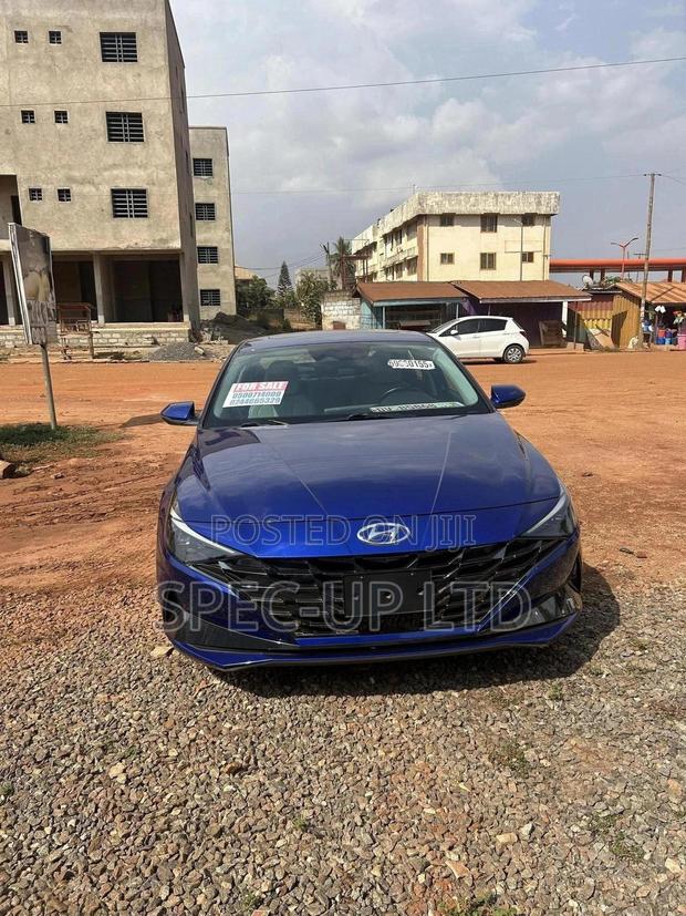 Hyundai Elantra Limited 2022 Blue