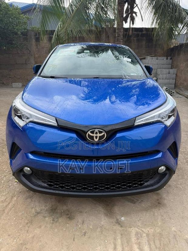 Toyota C-HR 2018 Blue