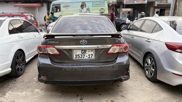 Toyota Corolla S 4dr Sedan (1.8L 4cyl 4A) 2013 Gray