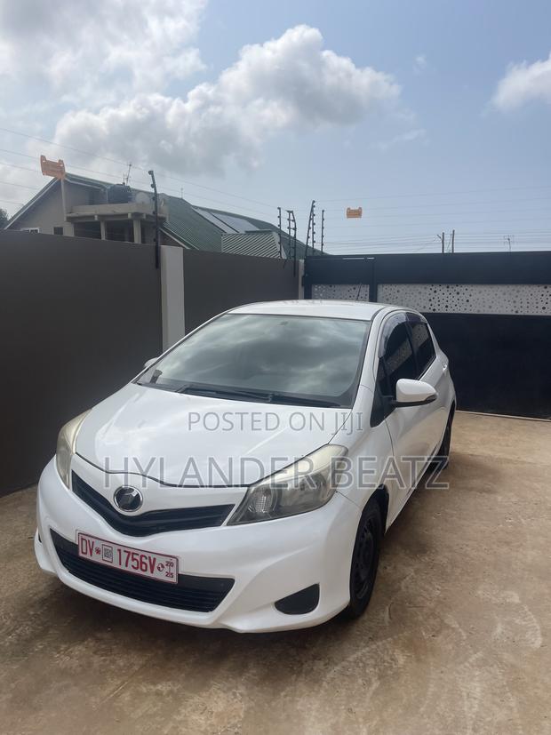 Toyota Vitz 1.0 FWD 3dr 2012 White