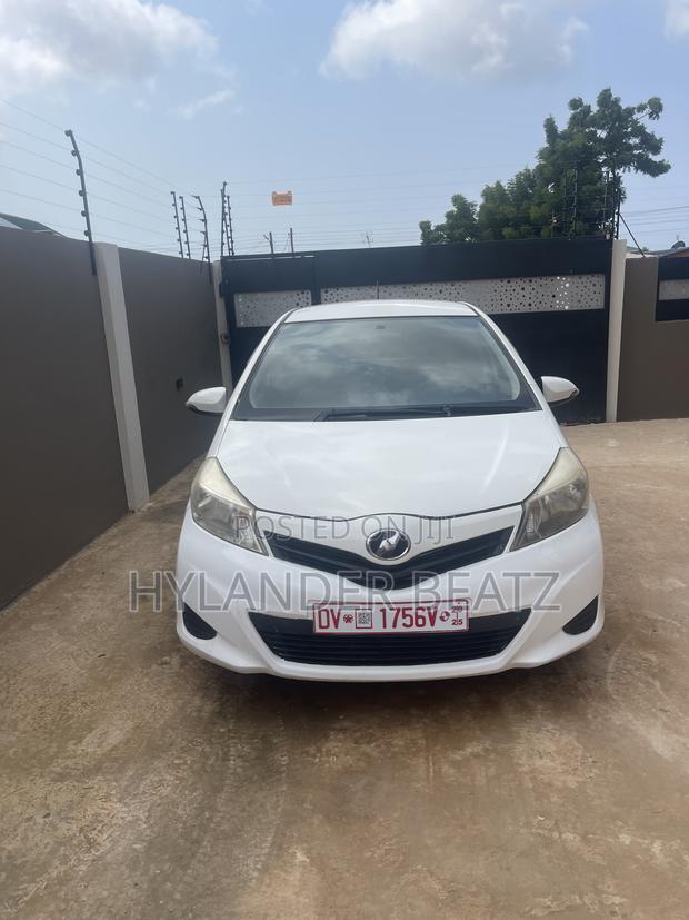 Toyota Vitz 1.0 FWD 3dr 2012 White
