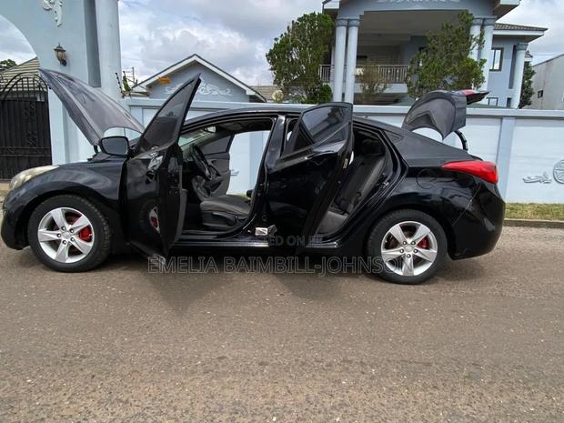 Hyundai Elantra 2012 Black