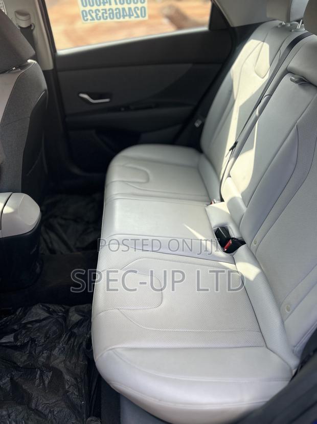Hyundai Elantra Limited 2022 Blue