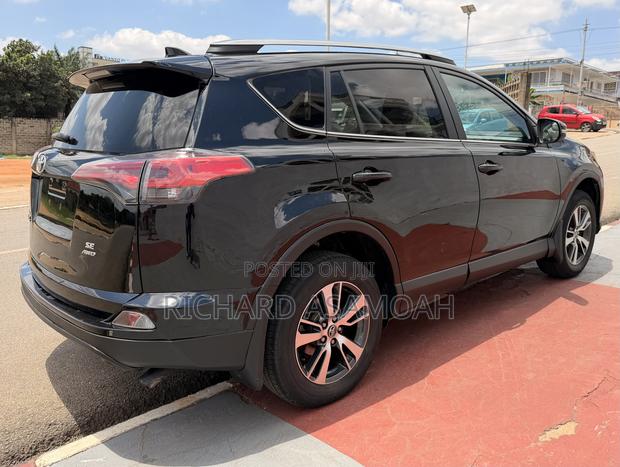 Toyota RAV4 SE 4dr SUV AWD (2.5L 4cyl 6A) 2018 Black