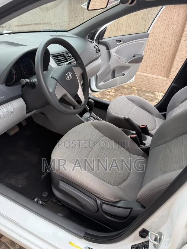 Hyundai Accent SE Sedan 2017 White